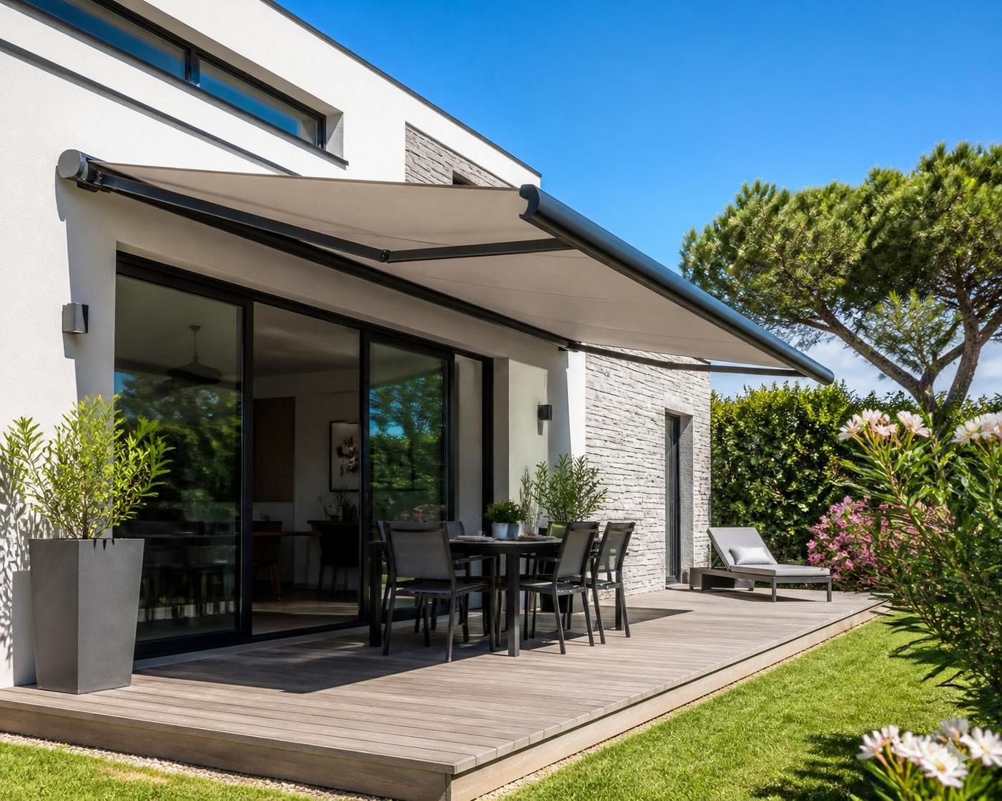 découvrez les meilleures solutions pour rafraîchir votre maison lors des fortes chaleurs et profitez d'un intérieur confortable toute l'été.